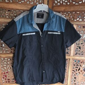 GUESS Men's Black and Blue Short Sleeve Shirt